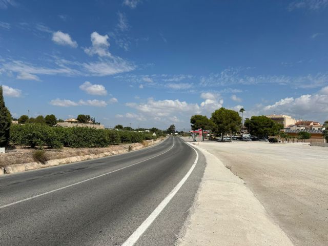 Una glorieta reforzará la seguridad vial en el acceso a Fortuna por la urbanización de Los Periquitos